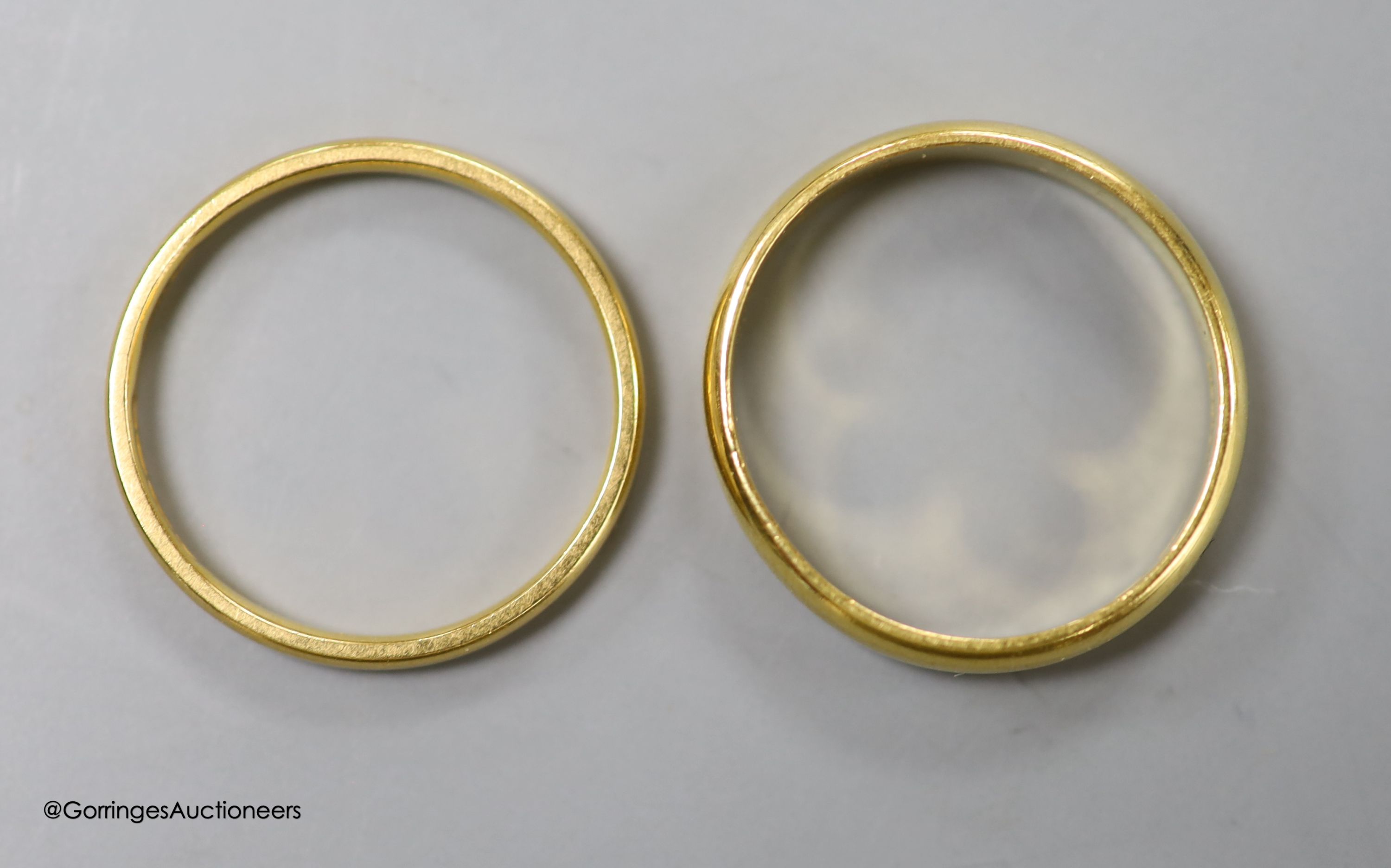 Two 22ct gold wedding bands, 6.9g